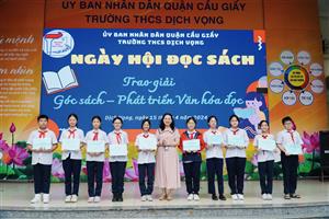RỘN RÀNG VÀ HỨNG KHỞI NGÀY HỘI ĐỌC SÁCH TRƯỜNG THCS DỊCH VỌNG NĂM HỌC 2023 - 2024