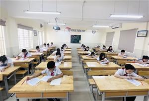 HỘI ĐỒNG ANH TỔ CHỨC THI THỬ IELTS TRÊN GIẤY CHO HỌC SINH TRƯỜNG THCS DỊCH VỌNG