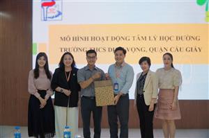 TRƯỜNG THCS DỊCH VỌNG CHÀO ĐÓN ĐOÀN CÔNG TÁC CỦA TRƯỜNG ĐHSP HUẾ ĐẾN THAM QUAN, LẮNG NGHE CHIA SẺ VÀ HỌC TẬP VỀ XÂY DỰNG MÔ HÌNH TRƯỜNG HỌC HẠNH PHÚC VÀ MÔ HÌNH TÂM LÝ HỌC ĐƯỜNG