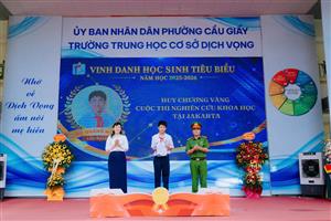 🌟 TIN VINH DANH: ĐỖ QUANG MINH – NĂM HỌC BÙNG NỔ CỦA "CÂY SÁNG TẠO" LỚP 8A12 THCS DỊCH VỌNG! 🌟