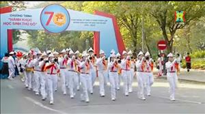 Đội nghi lễ trường THCS Dịch Vọng: Đại diện học sinh quận Cầu Giấy tham gia diễu hành "Hành khúc học sinh Thủ Đô"