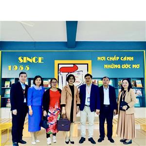 ĐÓN ĐOÀN CÔNG TÁC CỦA SỞ GD&ĐT TỈNH NINH BÌNH VỀ THAM QUAN, HỌC TẬP MÔ HÌNH TRƯỜNG HỌC HẠNH PHÚC TẠI TRƯỜNG THCS DỊCH VỌNG