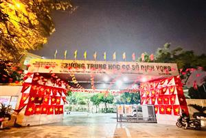 KHÔNG KHÍ CHÀO MỪNG KỶ NIỆM 50 NĂM NGÀY GIẢI PHÓNG MIỀN NAM, THỐNG NHẤT ĐẤT NƯỚC TẠI TRƯỜNG THCS DỊCH VỌNG 