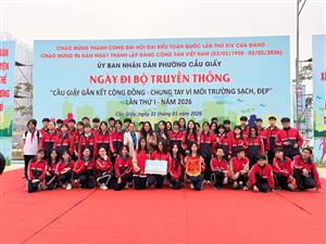 THCS DỊCH VỌNG TÍCH CỰC THAM GIA NGÀY ĐI BỘ TRUYỀN THỐNG “CẦU GIẤY GẮN KẾT CỘNG ĐỒNG – CHUNG TAY VÌ MÔI TRƯỜNG SẠCH, ĐẸP”